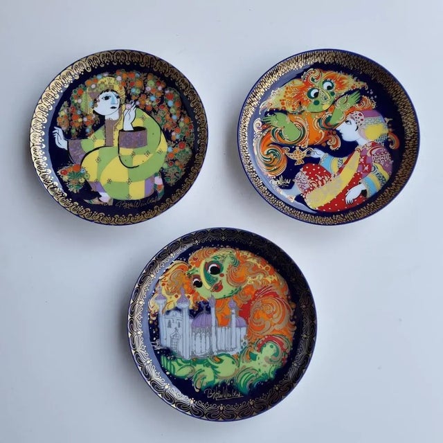 Aladin Wall Plates by Bjorn Wiinblad for Rosenthal, 1979, Set of 3 For Sale - Image 6 of 6