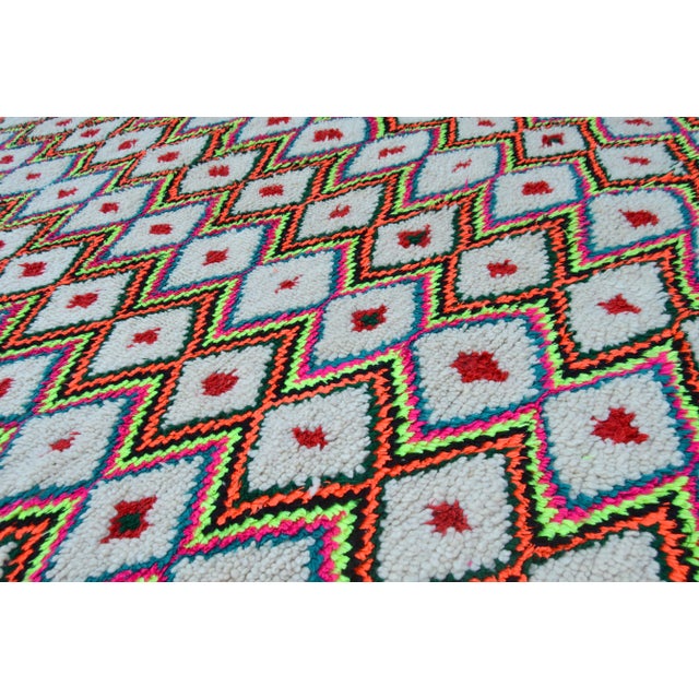 Late 20th Century Vintage Moroccan Rug - 9'10'' X 5'9'' For Sale In New York - Image 6 of 8