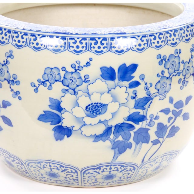 Asian Blue and White Porcelain Planter / Fish Bowl, Late 20th Century For Sale In New York - Image 6 of 9