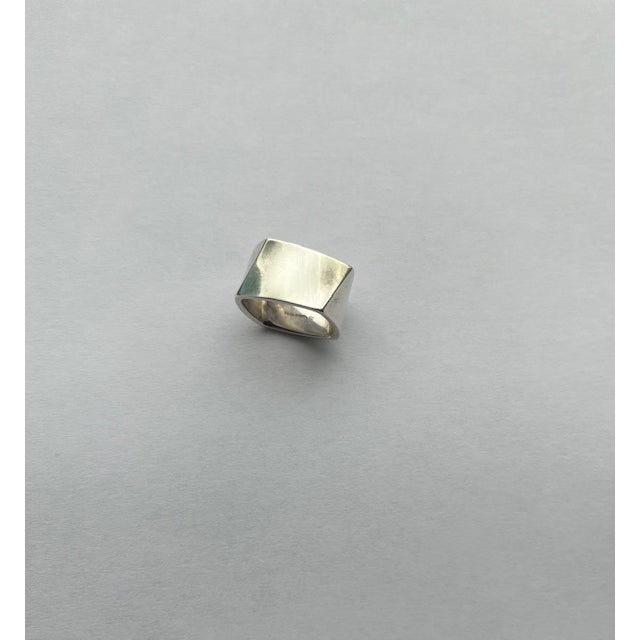 Vintage Frank Gehry Tiffany & Co. Sterling Silver Torque Ring, Size 8.5, Architectural Statement, 2006 Collaboration For Sale - Image 10 of 12