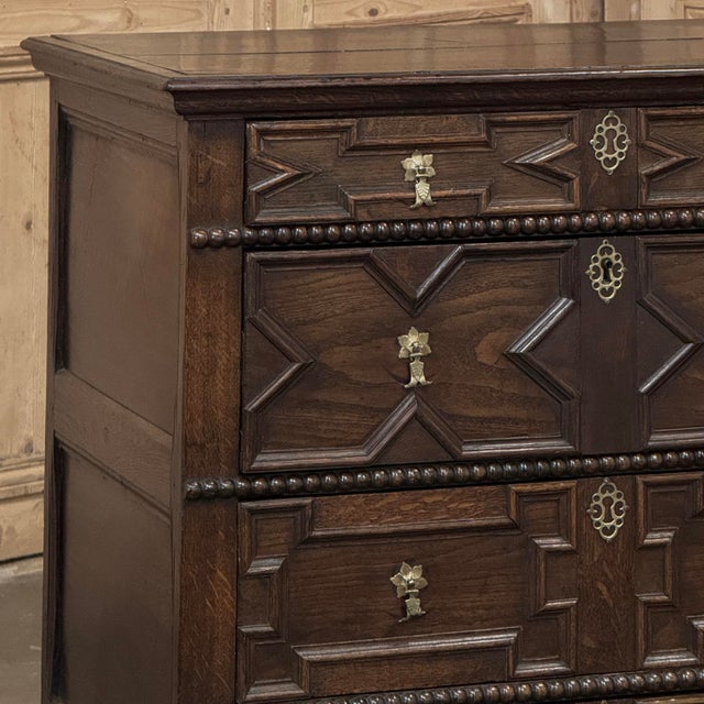 Early 19th Century English Oak Jacobean Style Chest of Drawers For Sale In Dallas - Image 6 of 18