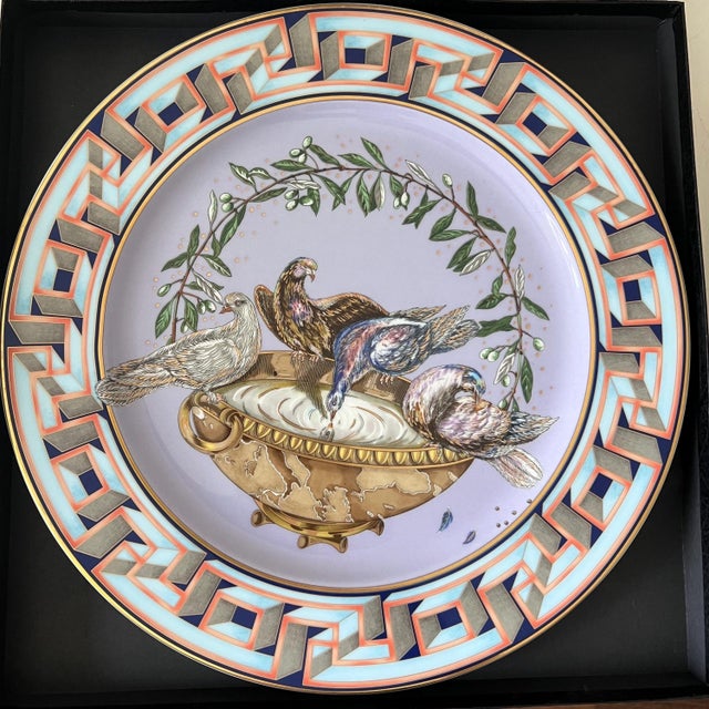 This is a beautiful Versace x Rosenthal limited edition plate in its original box. It is just stunning in a beautiful...