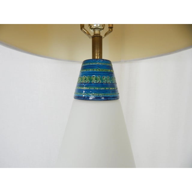 White Rimini Blu Bitossi Mid-Century Lamps, Pair For Sale - Image 8 of 12