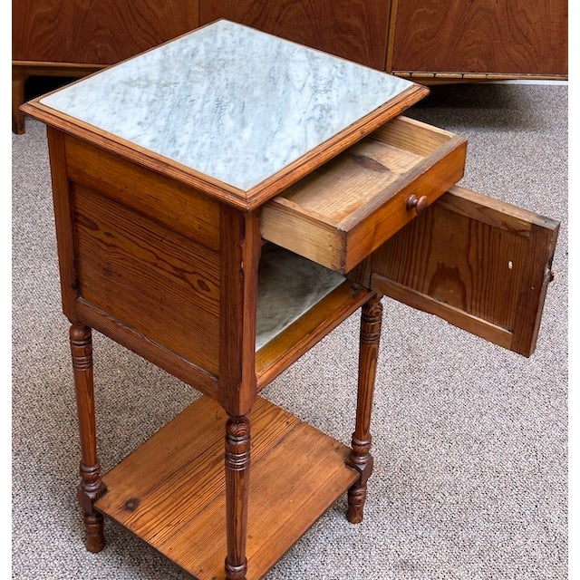 Late 19th Century Antique Pitch Pine & Marble Pot Cupboard / Side Table c.1900 For Sale - Image 5 of 11
