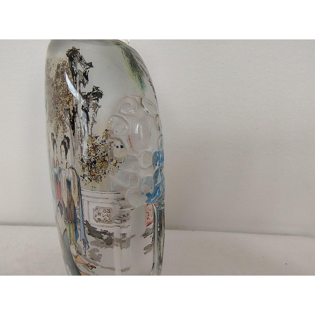 Chinese Large Vintage Chinese Inside-Painted Glass Snuff Bottle – "Twelve Golden Hairpins" by Wu Guochen For Sale - Image 3 of 8