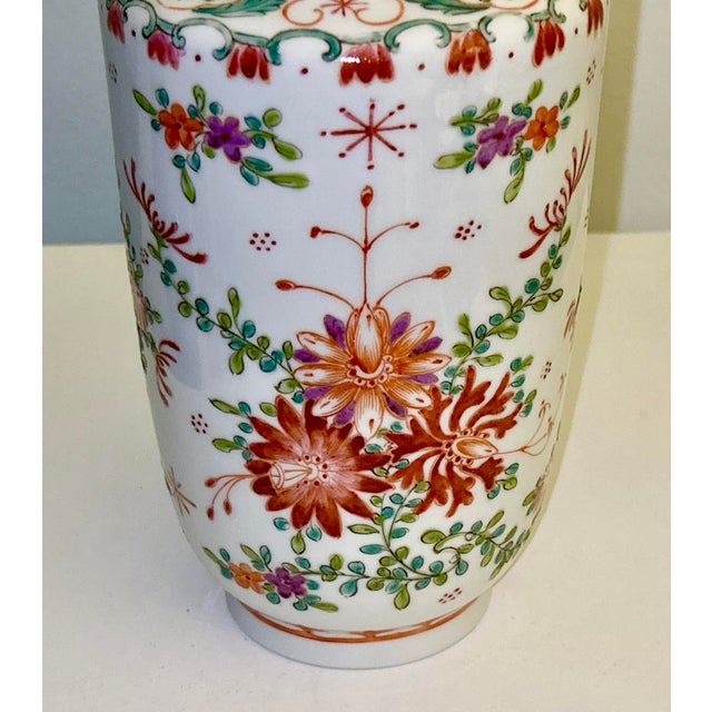 Early 20th Century Famille Rose Chinese Vase - Early 1900's. For Sale - Image 5 of 12