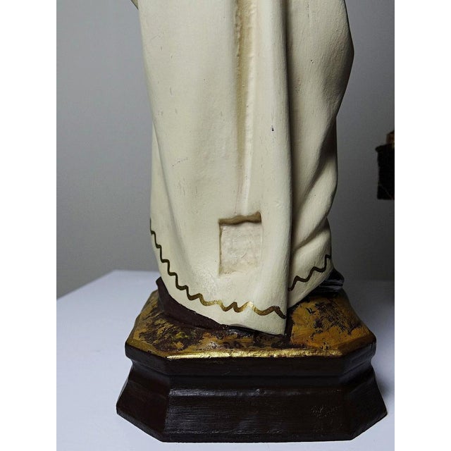 Stucco Statuette of Our Lady of Mount Carmel from Olot, 1920-1930 For Sale - Image 10 of 16