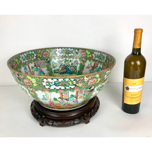 Large Chinese Rose Medallion Punch Bowl, 19th Century, Famille Rose Palette For Sale In San Francisco - Image 6 of 15