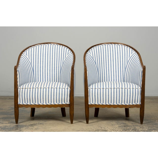 Art Deco Pair of French Art Deco Maple Gondola Barrel Chairs, Provence, Circa 1925 For Sale - Image 3 of 18