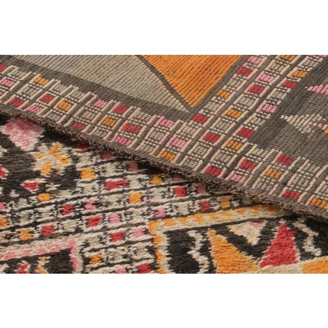Textile Vintage Moroccan Berber Wool Rug With Geometric Design by Rug & Kilim, 1950-1959 For Sale - Image 7 of 9