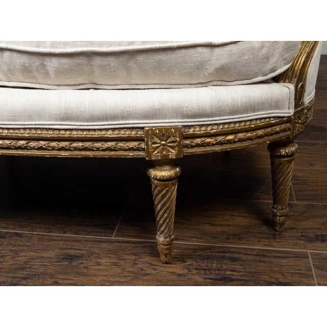 French Louis XVI Style 19th Century Giltwood Upholstered Canapé en Corbeille For Sale - Image 4 of 10