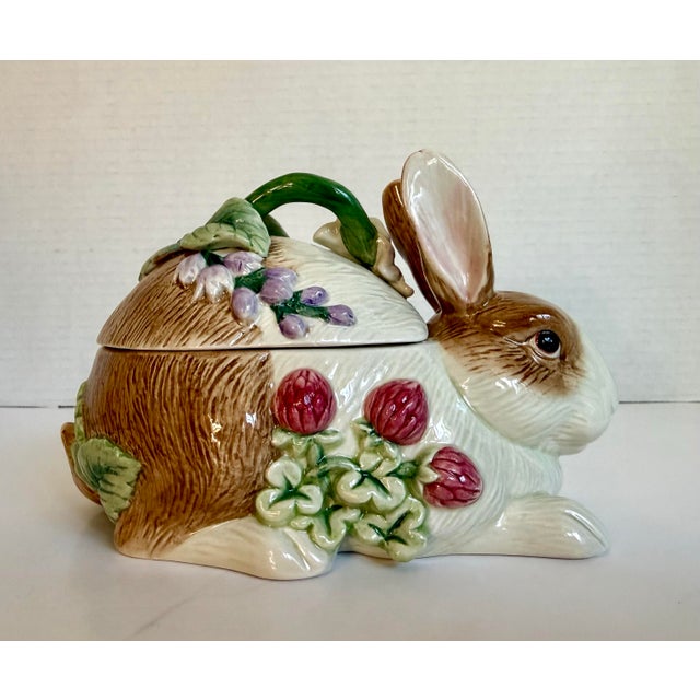 Vintage Fitz and Floyd Figurative Bunny Rabbit Lidded Ceramic Dish For Sale In Los Angeles - Image 6 of 12