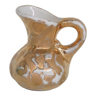Pocono Crest Mini Ceramic Pitcher 22k Weeping Gold Gilt Souvenir Pottery 4949b For Sale