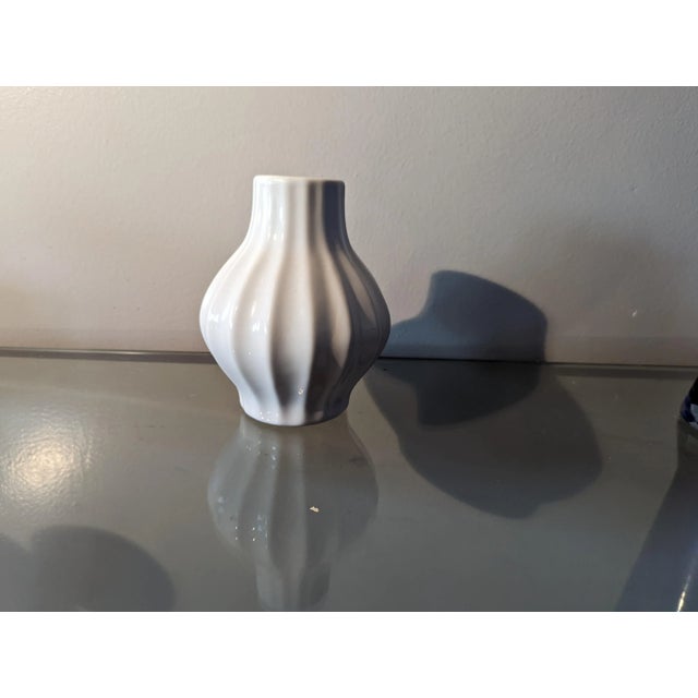 Modern Royal Haeger White Ribbed Ceramic Vase For Sale - Image 3 of 5