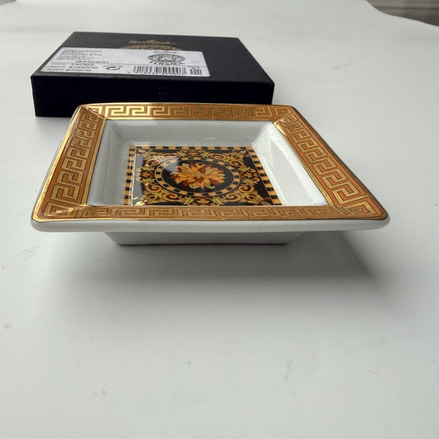 Originally packaged, packaging with age-related traces. This piece has an attribution mark, I am sure that it is...