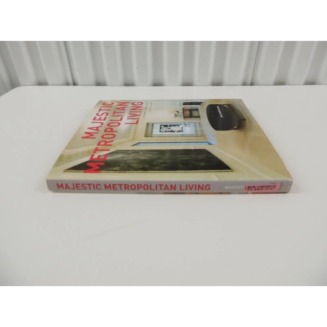 Majestic Metropolitan Living Hardcover Decorating Book Author: Sue Hostetler Pages: 252 Publisher: Potter Style New York,...