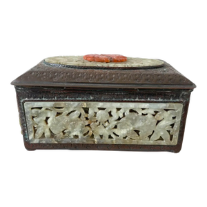 Rare Chinoiserie 19th Century Carved Jade and Carnelian Copper Box
