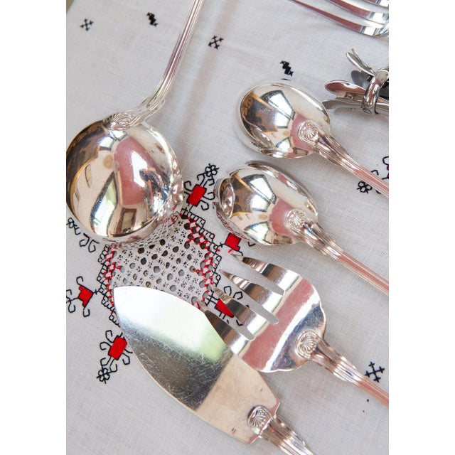 French Louis XV Coquille Cutlery Set for 12 in Silver-Plated Metal by Felix Frères, 1950s, Set of 186 For Sale - Image 15 of 18