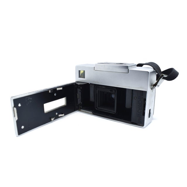 1970's Kodak Instamatic X-90 Film Camera With Ektar f/2.8 Lens For Sale - Image 9 of 10