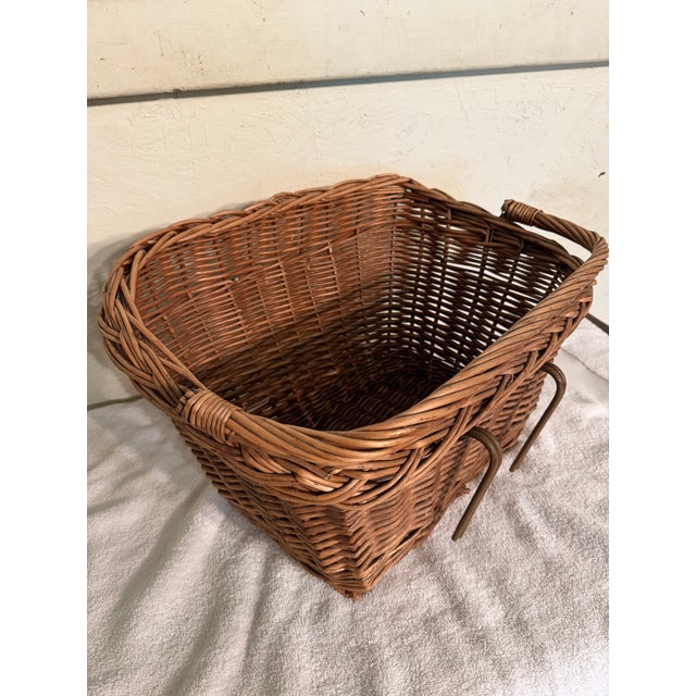 Vintage Wicker French Market Basket With Bicycle Mount & Carrying Handle For Sale In Nashville - Image 6 of 12