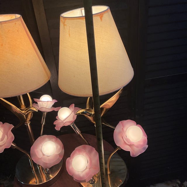 1970s Hollywood Regency Brass Dove & Floral Table Lamps - a Pair For Sale - Image 4 of 9