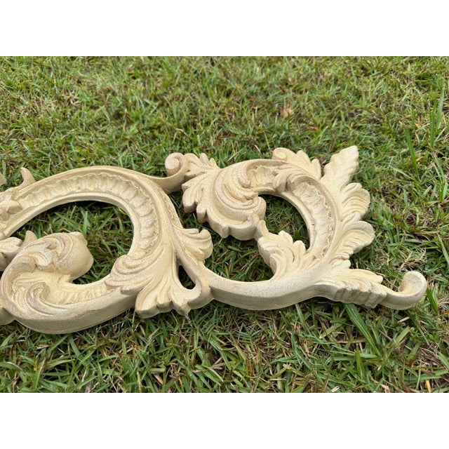1970s Vintage 64 Inch Baroque Overdoor Wall Pediment Large Shell Scroll Frieze Header For Sale - Image 13 of 17