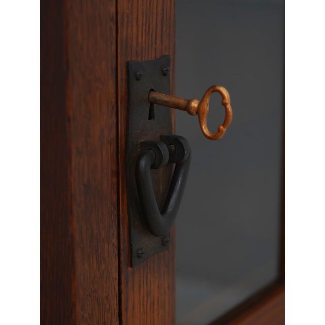Gustav Stickley No.715 Antique Mission Oak Bookcase For Sale In Philadelphia - Image 6 of 15