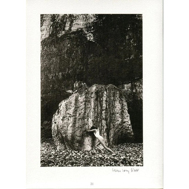 From a Portfolio with 26 exclusive works of Jeanloup Sieff, limited to 200 copies. The photograph of Jeanloup Sieff has...