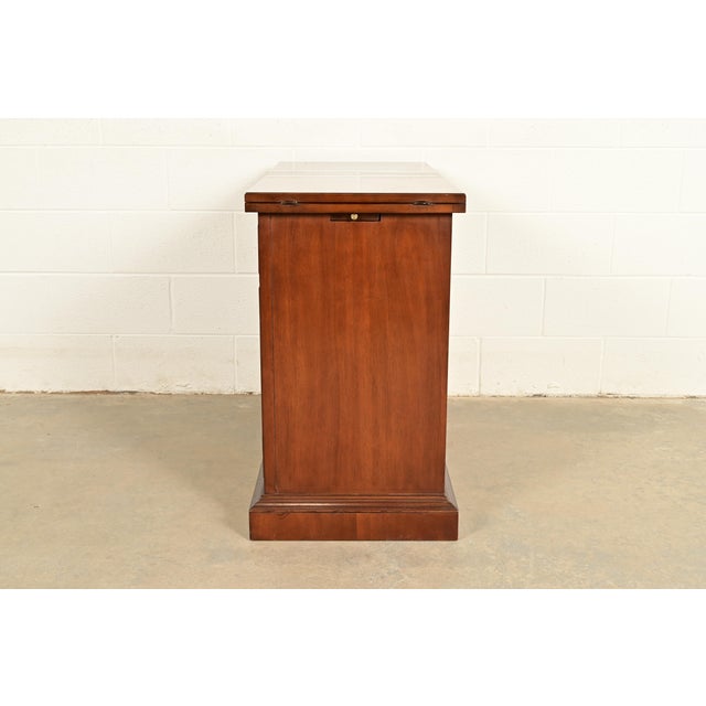 Drexel Heritage Georgian Flame Mahogany Flip Top Buffet Server or Bar Cabinet For Sale - Image 14 of 16