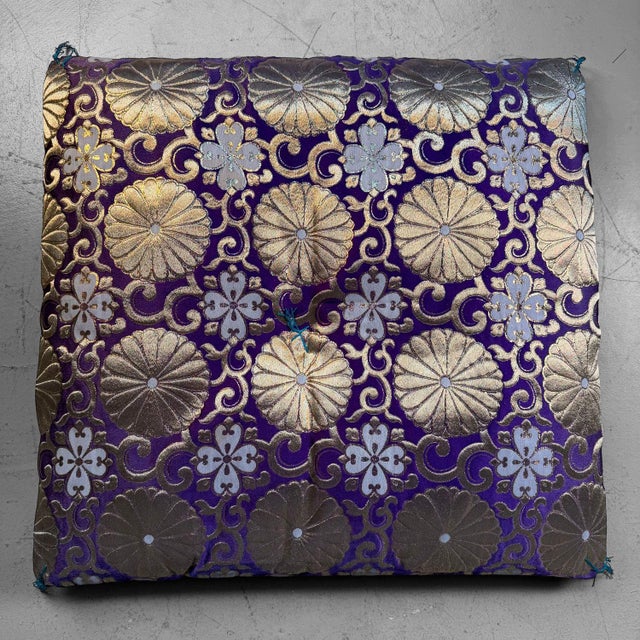1980s Japanese Ceremonial Haishiki Floor Cushion, 1980s For Sale - Image 5 of 10