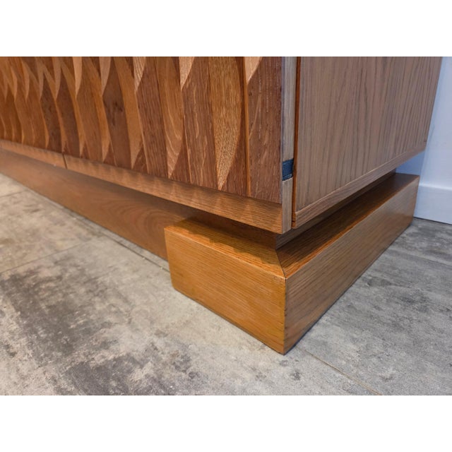 Large Brutalist Oak Sideboard from Aurora, 1975 For Sale - Image 6 of 16
