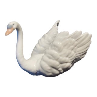 Vintage MCM Lladro White Swan Figurine #6175 Made in Spain For Sale