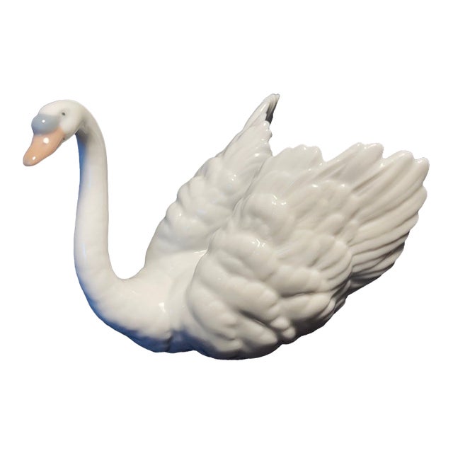 Vintage MCM Lladro White Swan Figurine #6175 Made in Spain For Sale