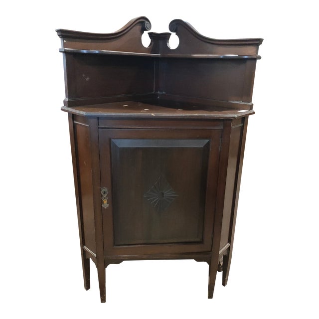 Mid 20th Century Federal Style Mahogany Corner Cabinet With Swan-Neck Gallery Back For Sale
