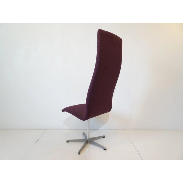 Mid-Century Modern Denmark Arne Jacobsen Swiveling Oxford Dining Chairs For Sale - Image 10 of 13