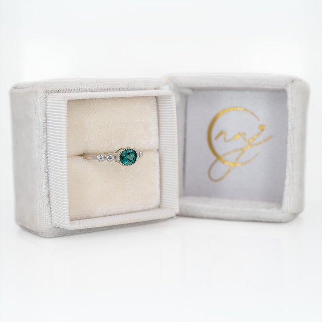 Modern Indicolite Tourmaline Ring With Natural Diamonds Accents: Solid 14k Gold, Size 6.75 For Sale - Image 3 of 8