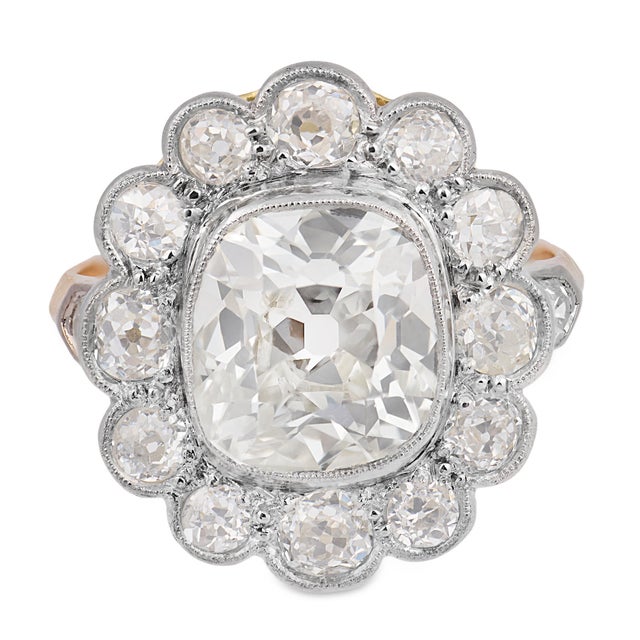 Traditional 1910s Belle Epoque French Gia 3.04 Carat Old Mine Cut Diamond 18k Gold Cluster Ring, Size 6.5 For Sale - Image 3 of 8