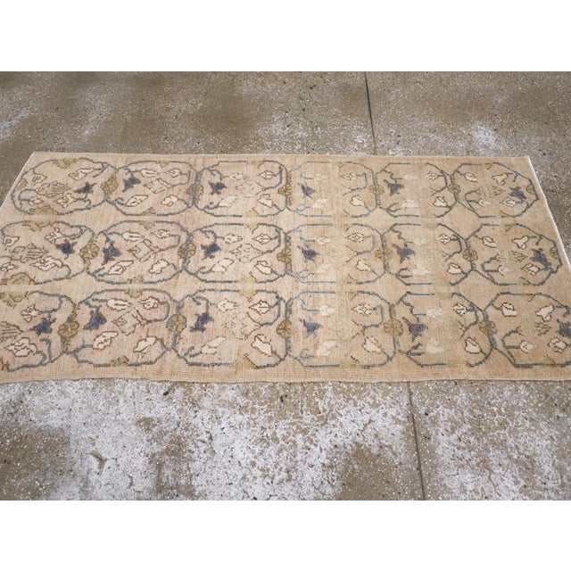 Vintage Turkish Anatolian Rug For Sale In New York - Image 6 of 10