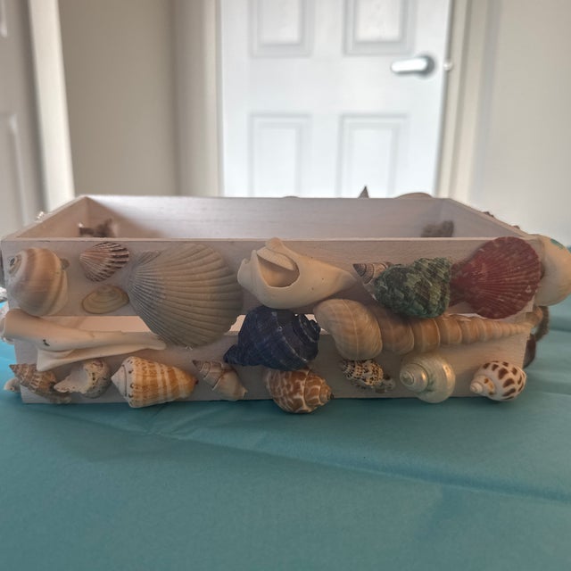 Coastal Coastal Sailor’s Valentine Style Mosaic Seashell Box For Sale - Image 3 of 7