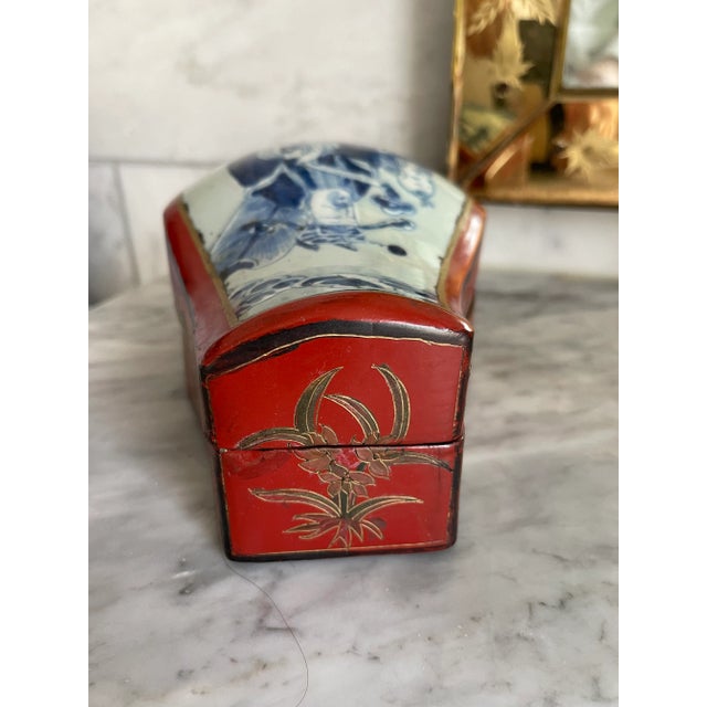 Asian Blue and Red Ceramic and Lacquer Box For Sale In Saint Louis - Image 6 of 9