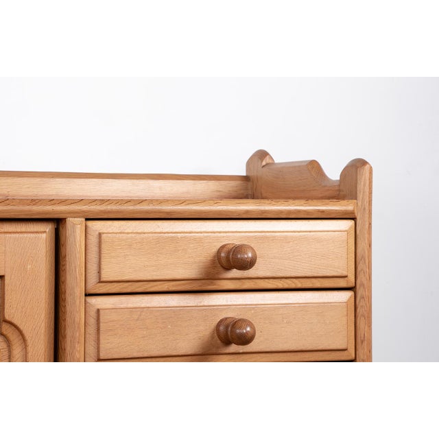 Mid-Century Modern French Sideboard in Oak by Guillerme et Chambron for Votre Maison, 1960s For Sale - Image 3 of 18
