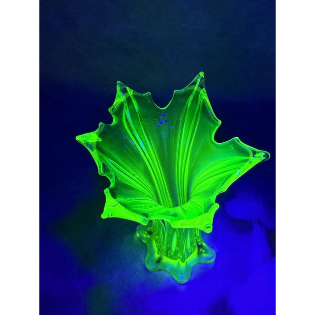 Green Uranium and Murano Glass Vase, 1960s For Sale - Image 6 of 7