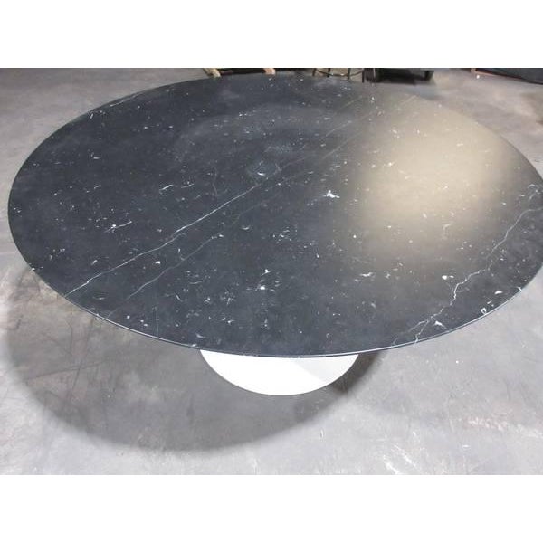 Knoll Knoll Eero Saarinen Round Marble Dining Table, 54-In For Sale - Image 4 of 8