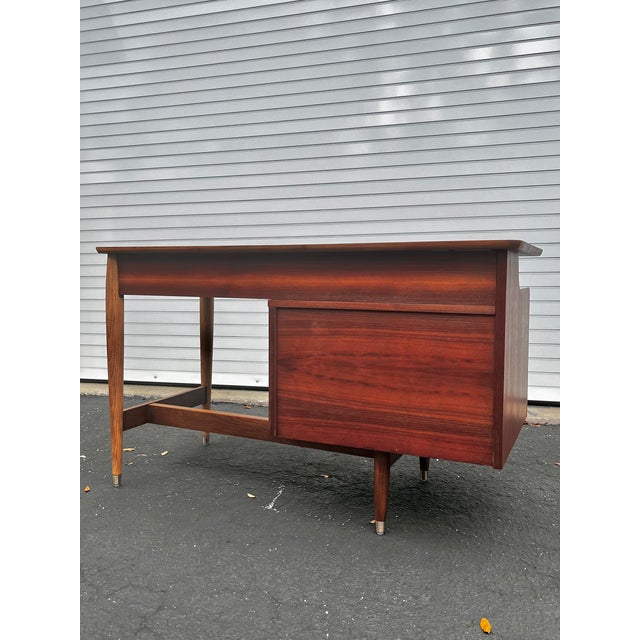 Mid Century Modern Writing Desk | by Hooker for Mainline For Sale - Image 10 of 18