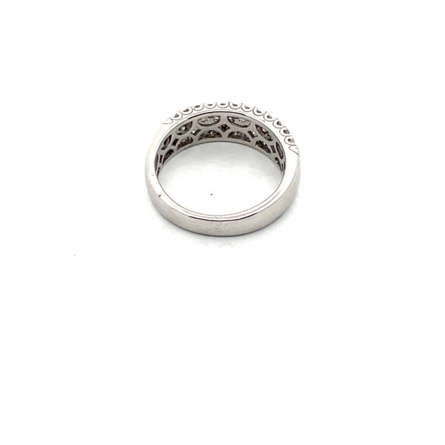 Late 20th Century Estate 14k White Gold Triple Row Diamond Anniversary Band Ring, Size 7 For Sale In New York - Image 6 of 6