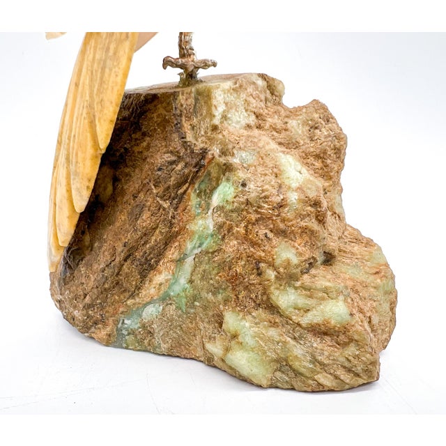 Vintage Hand-Carved Gemstone Cockatoo Sculpture on Natural Stone Base – Brazilian Mid-Late 20th Century For Sale - Image 10 of 15