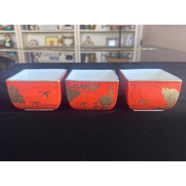 Japanese Bold Antique Japanese Kinran-De Porcelain Bowls, Red & Gold Square Dishes, Set of Three For Sale - Image 3 of 18