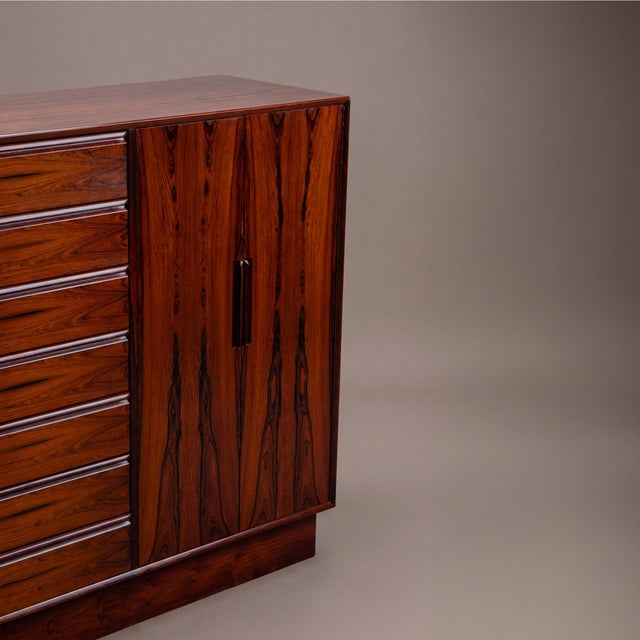 Brazilian Rosewood Gentleman's Dresser Chest by Westnofa Sweden For Sale In New York - Image 6 of 7