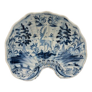 Spanish Tin-Glazed Shell-Form Basin Attr: Puente Del Arzobispo, Toledo 1790-1830 For Sale