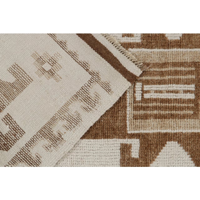 Vintage Tribal Runner in White & Beige-Brown Geometric Pattern For Sale In New York - Image 6 of 7